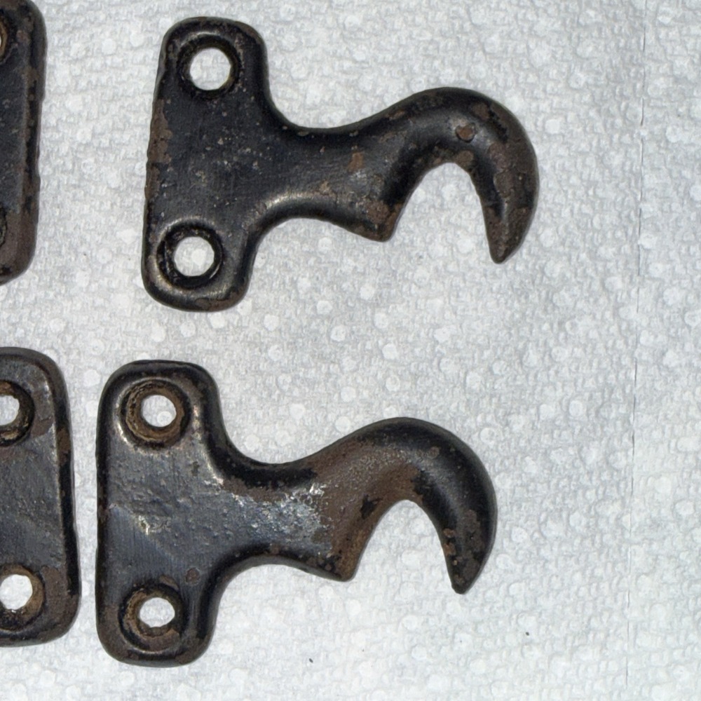 Antique 1892 Singer VS 27 Treadle Sewing Machine Set 4 Drawer Mounting Clips - Picture 3 of 4
